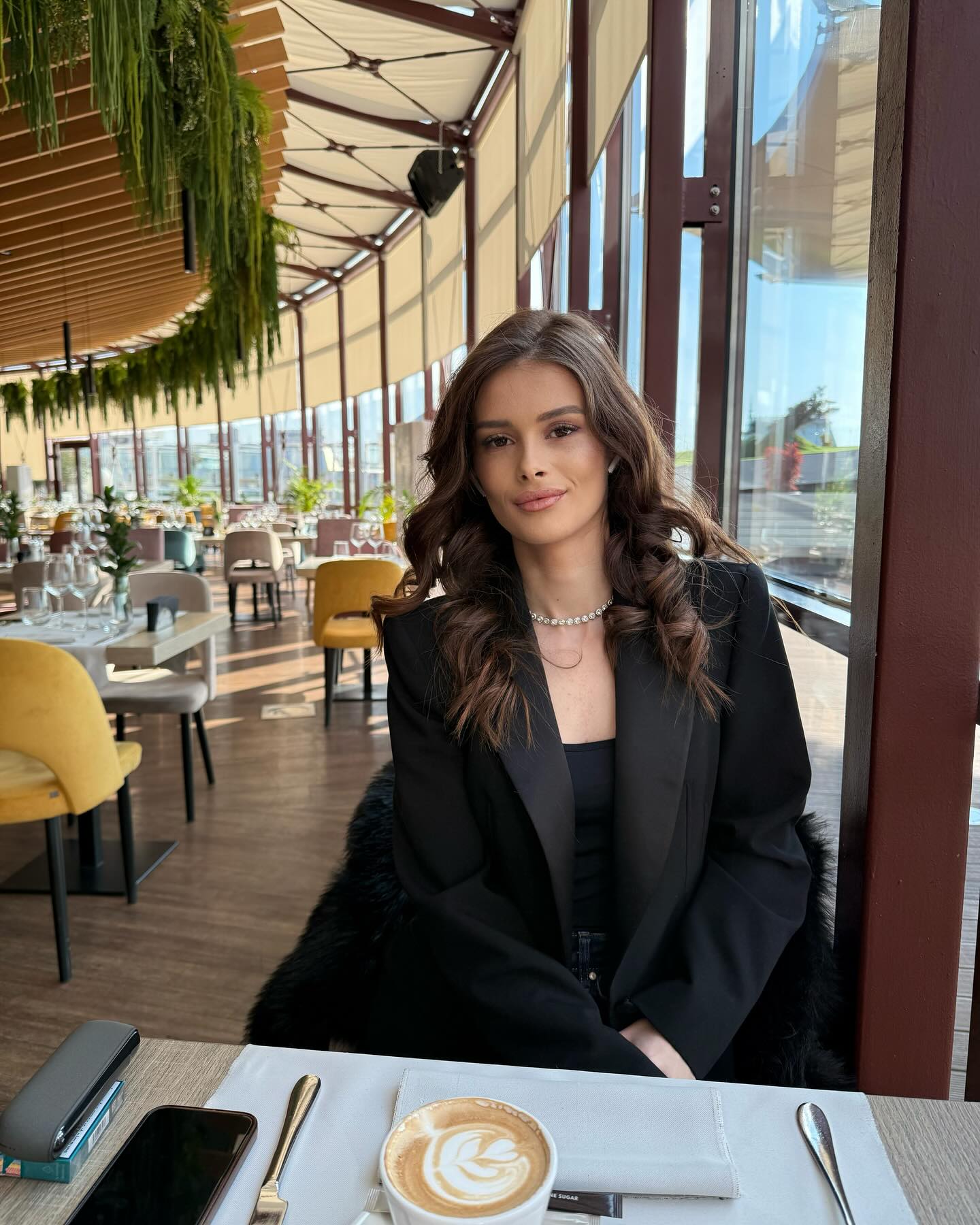 Estrela de reality show morta pelo ex enquanto segurava a filha ao colo. Estava grávida do 2.º filho