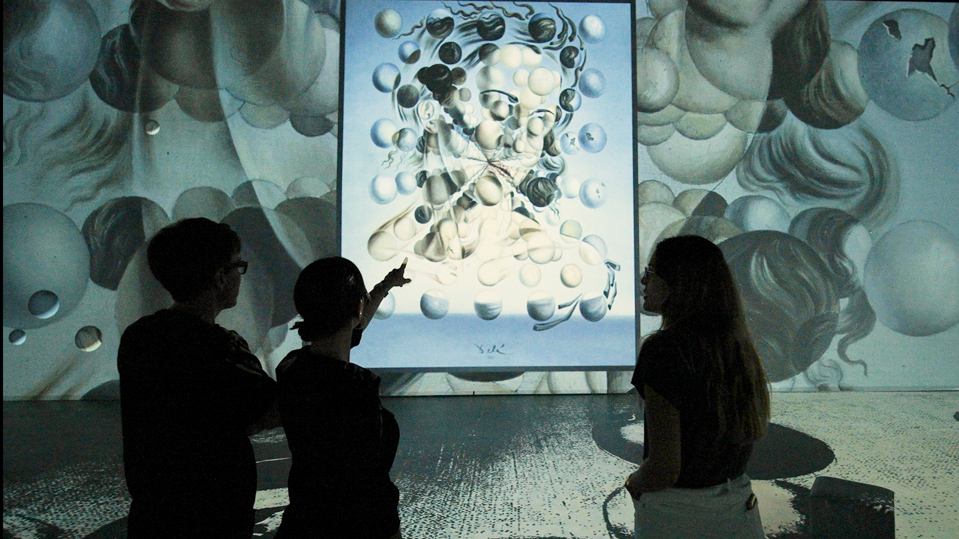 Está a chegar uma exposição imersiva sobre Salvador Dalí (com hologramas e realidade virtual)