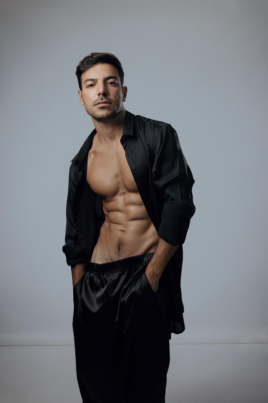 Tiago Aldeia passa por transformação física brutal. Ator chegou a perder um papel devido ao corpo