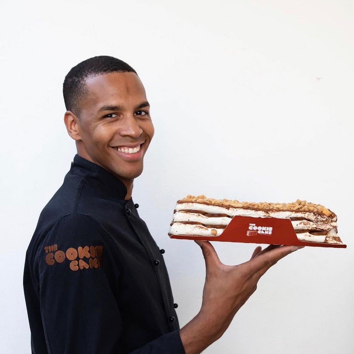 Já pode ir buscar o “melhor bolo de bolacha do mundo” à nova loja do chef Fernando Semedo
