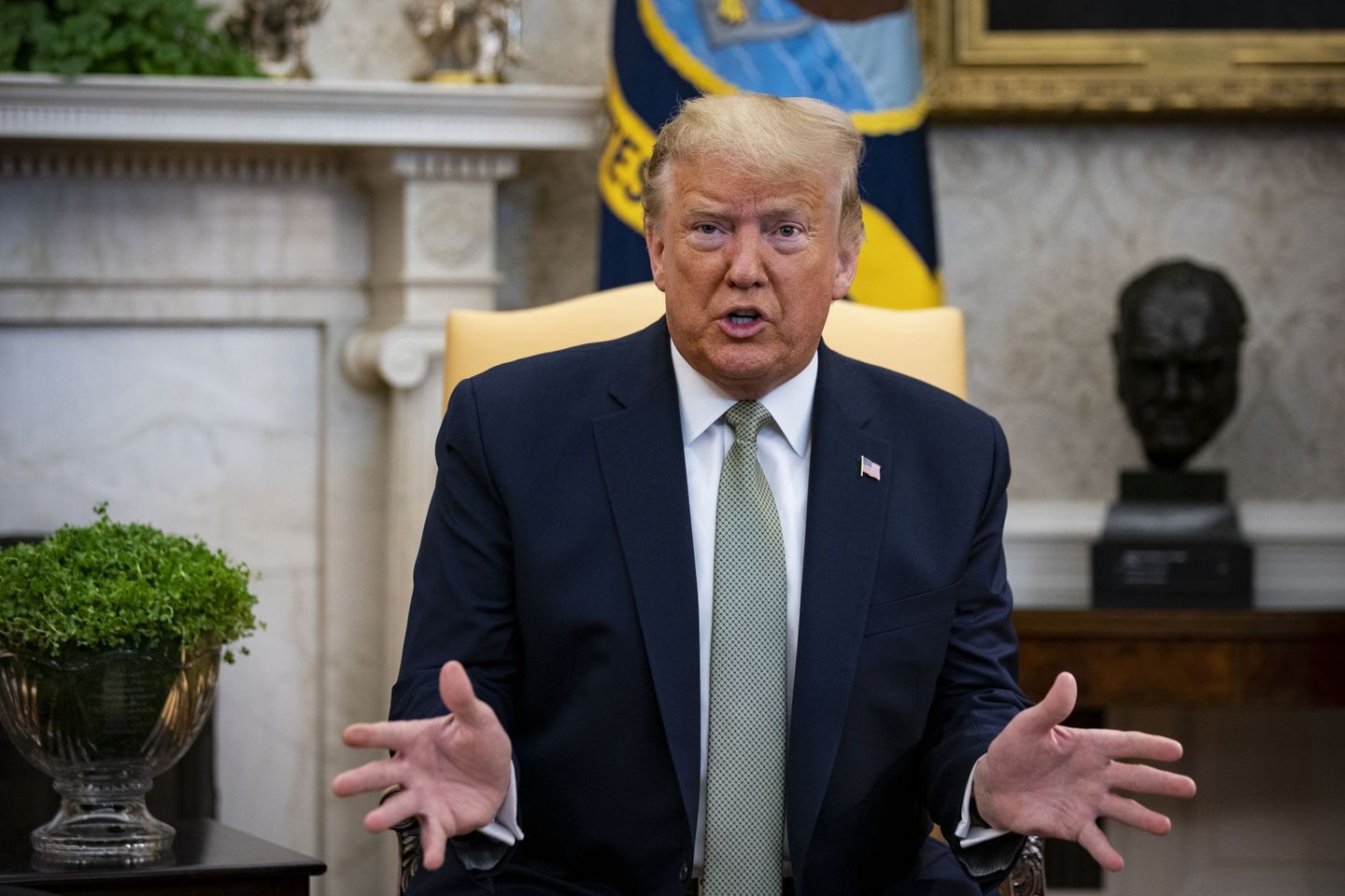 Trump pressiona secretário de estado da Geórgia para encontrar votos que assegurem a sua vitória