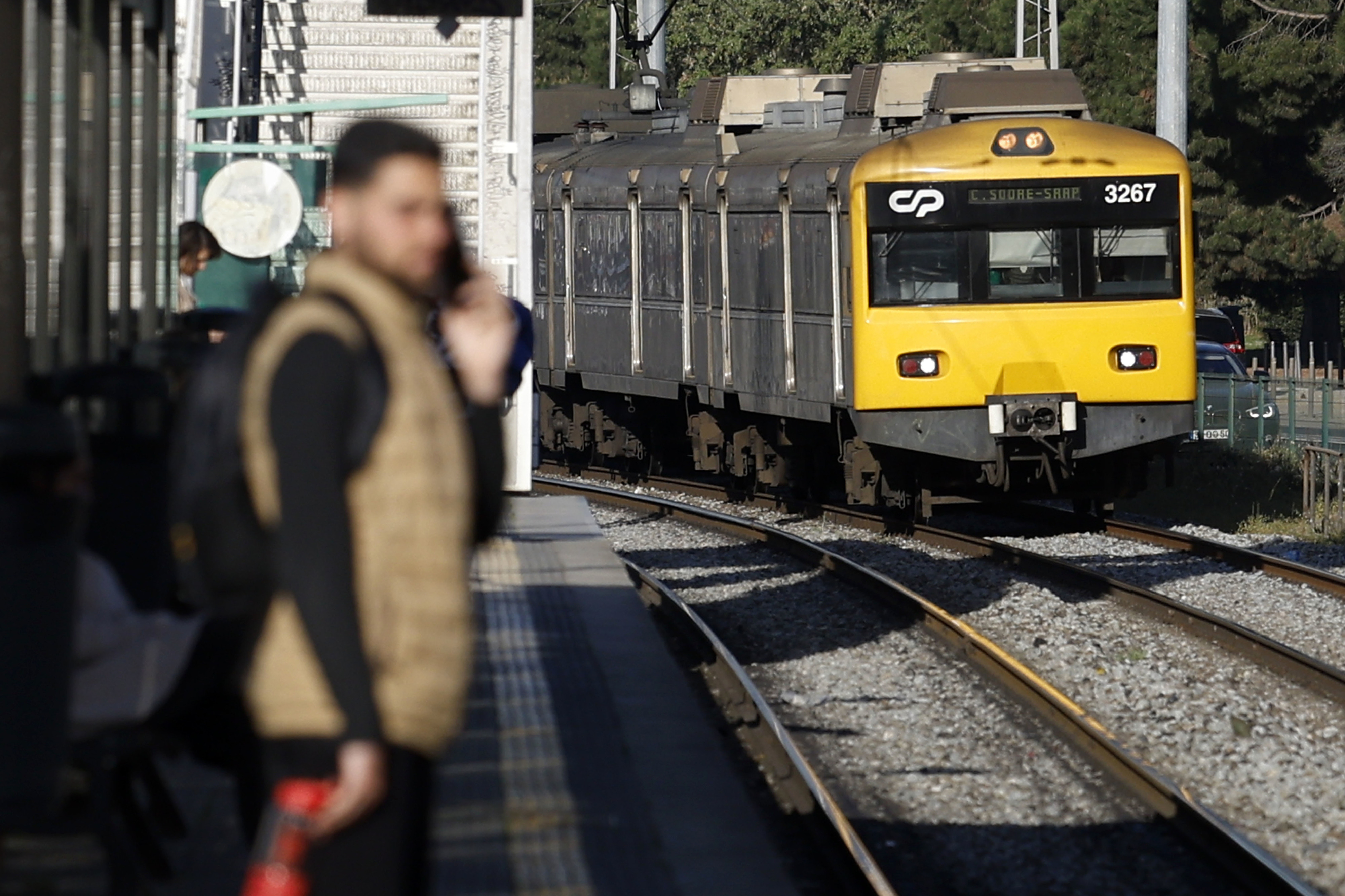 Greve na CP pode perturbar hoje circulação de comboios