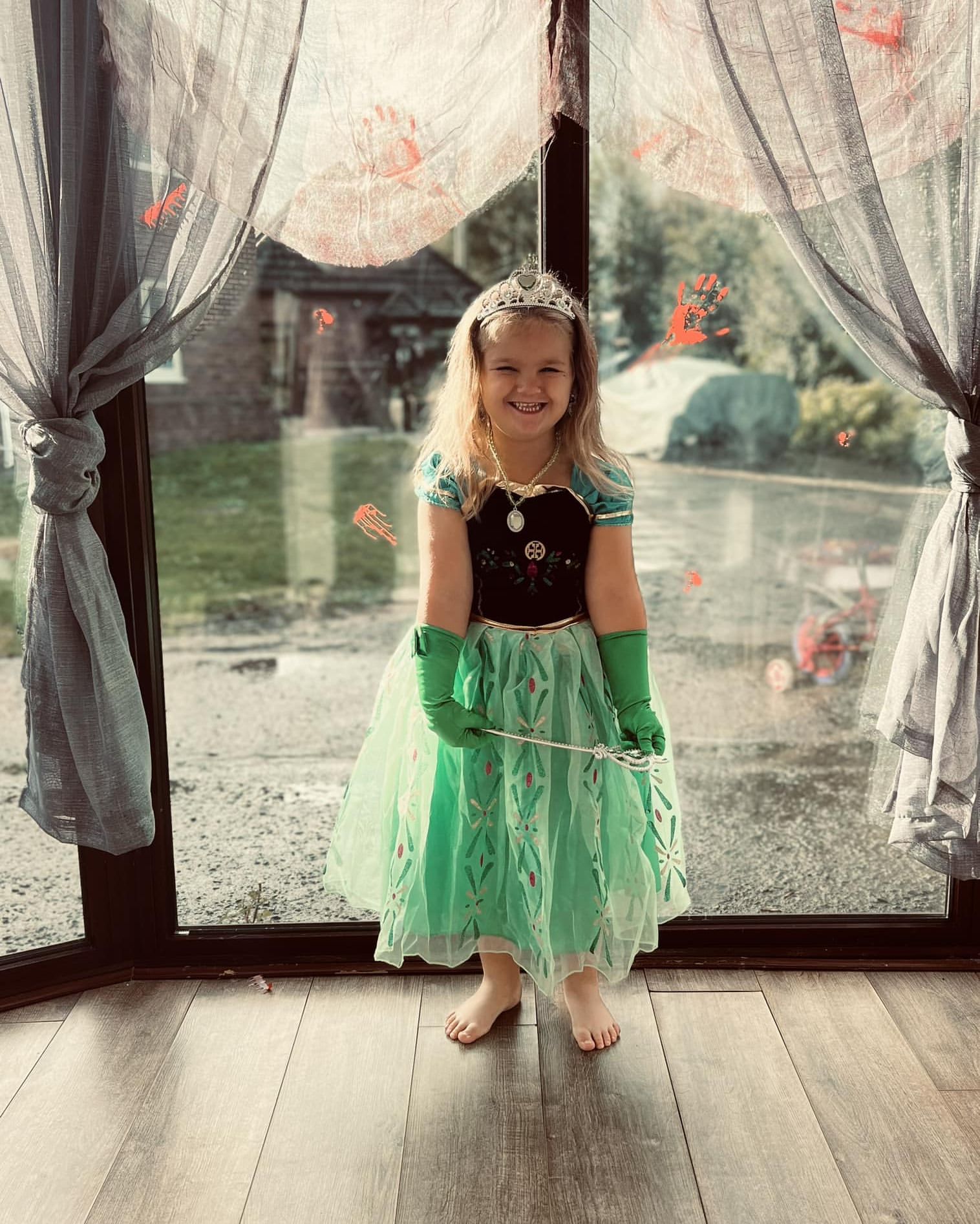 “És a minha heroína”. Criança de 5 anos salva a vida da mãe depois de mulher sofrer 2 paragens cardíacas