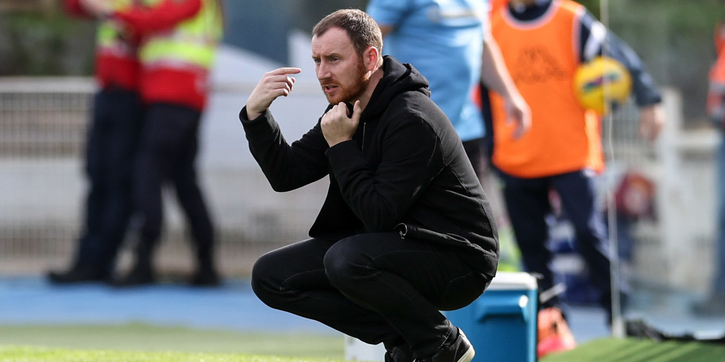 Ian Cathro rejeita facilitismo do Estoril com as baixas do Sporting: "Existirão 11 jogadores bons do outro lado"