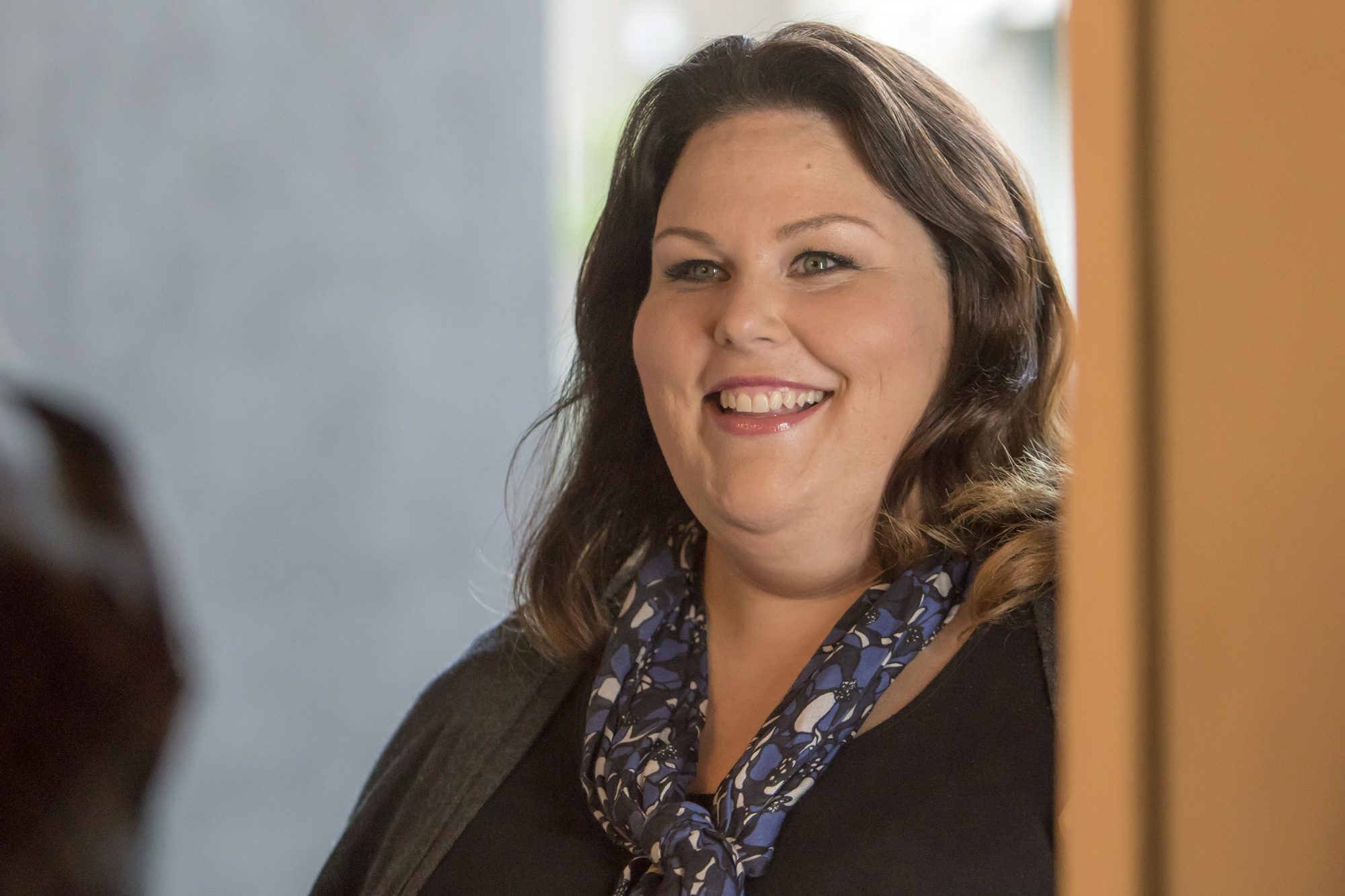 “This is Us”. Como a atriz Chrissy Metz luta com o excesso de peso, tal como a sua personagem Kate