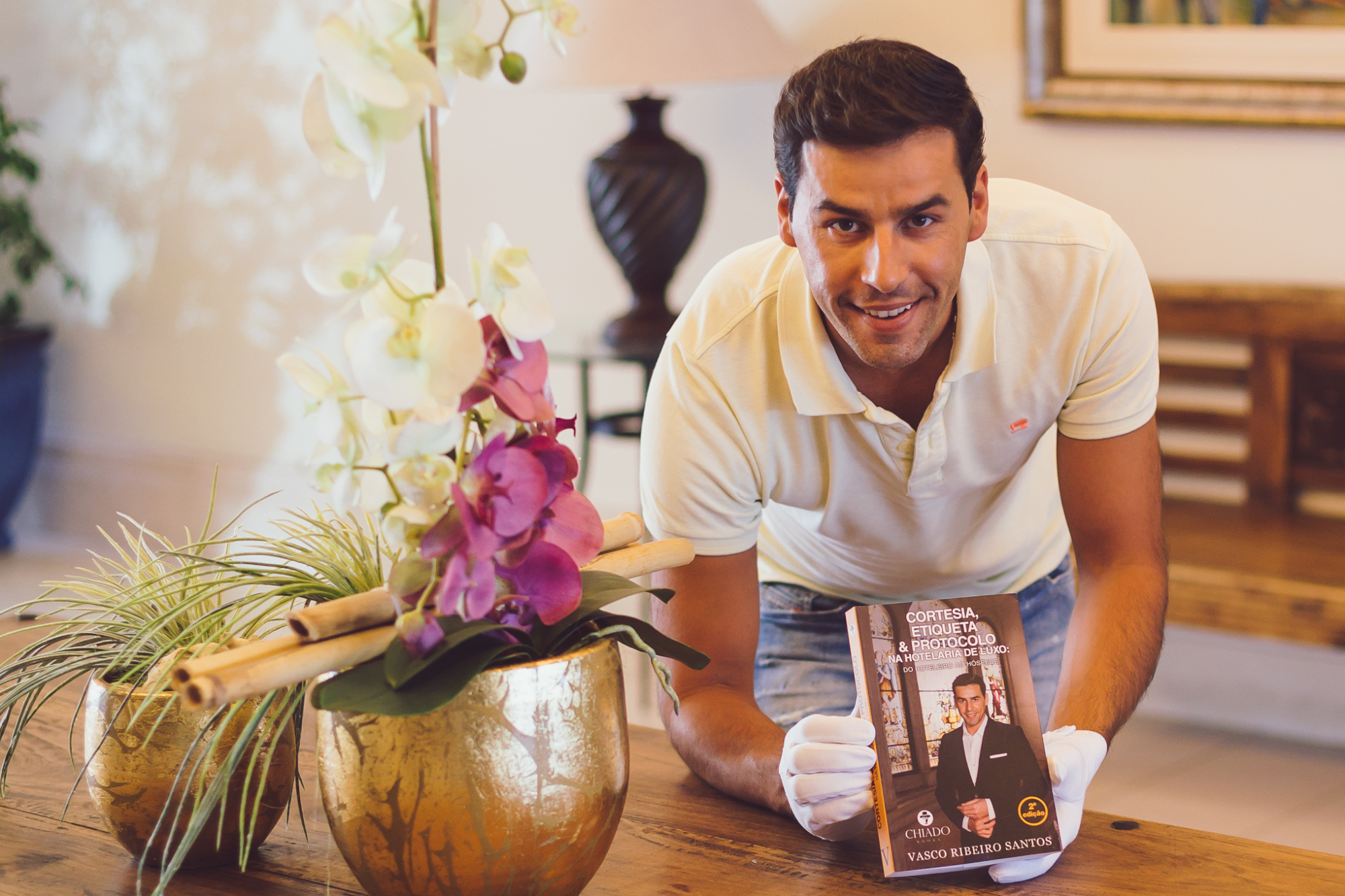 Sabia que os homens devem subir primeiro as escadas? 15 regras de etiqueta