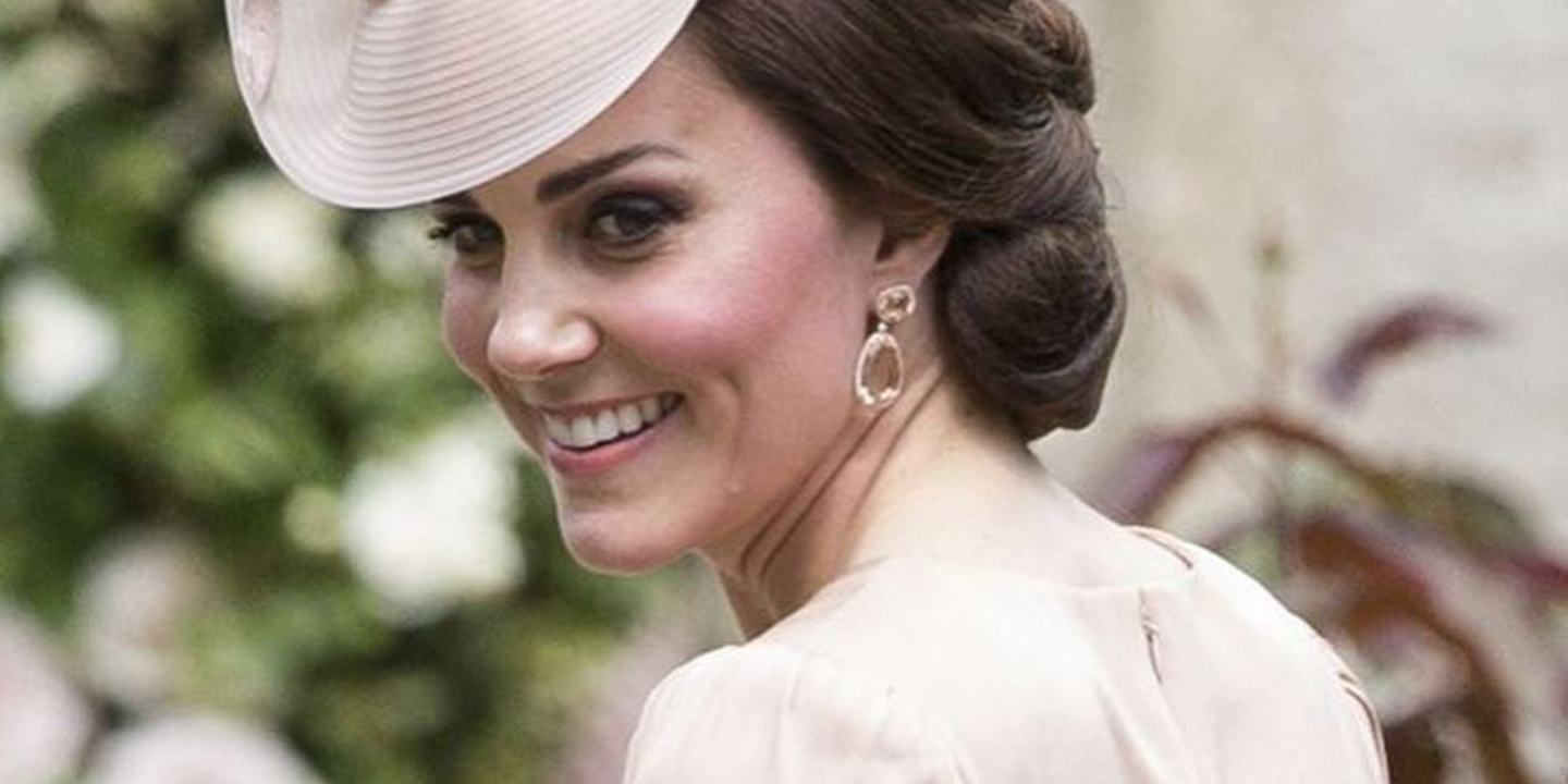Revelada a razão por que Kate Middleton repete vestidos quando vai a casamentos
