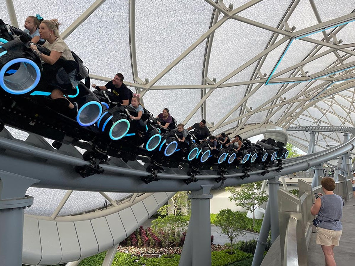 Já abriu a montanha-russa mais rápida do Disney World. E não é nada do que está à espera