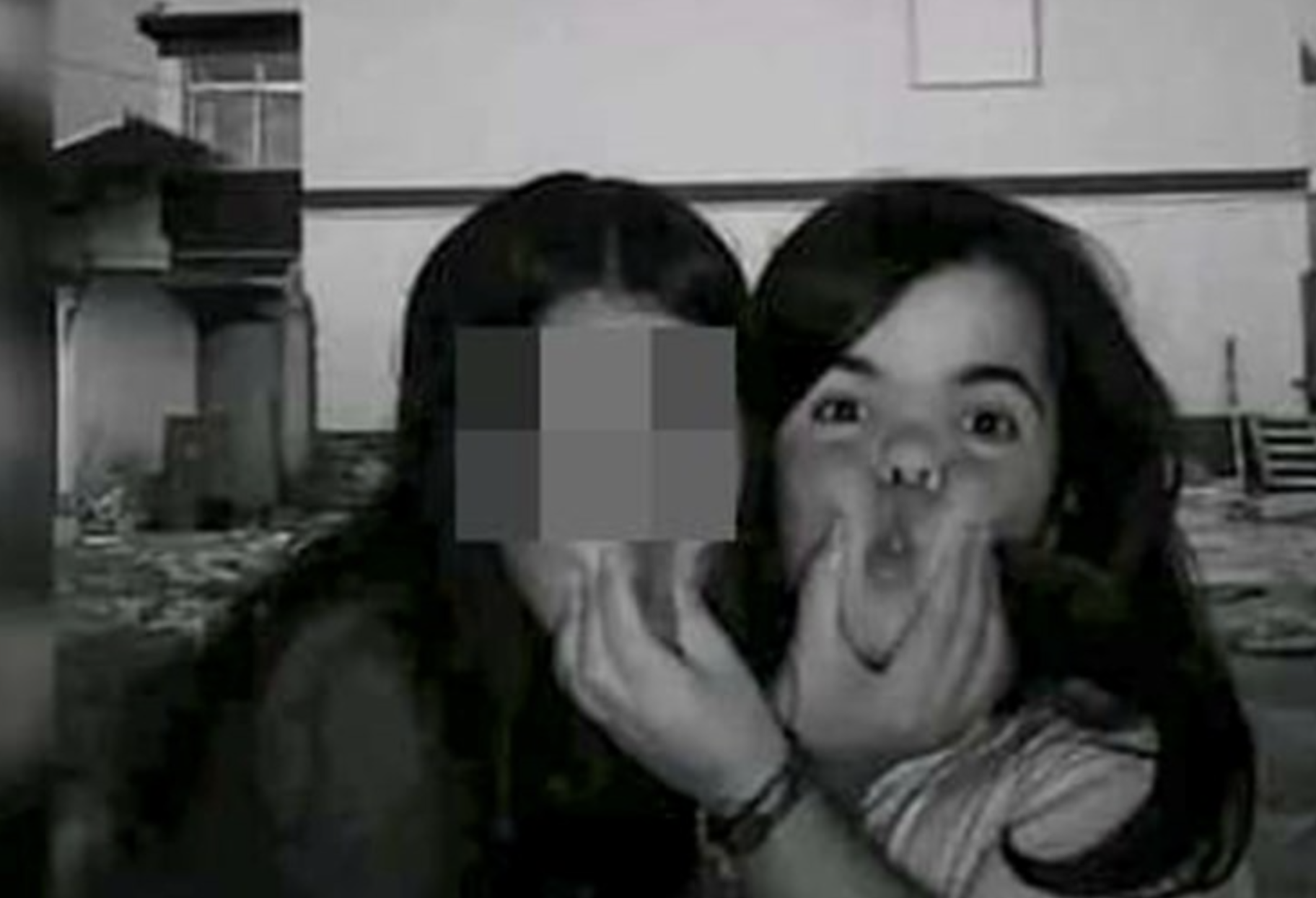 Jovem que matou a irmã à facada em Peniche está deprimida e tem de ser vigiada 24 horas por dia