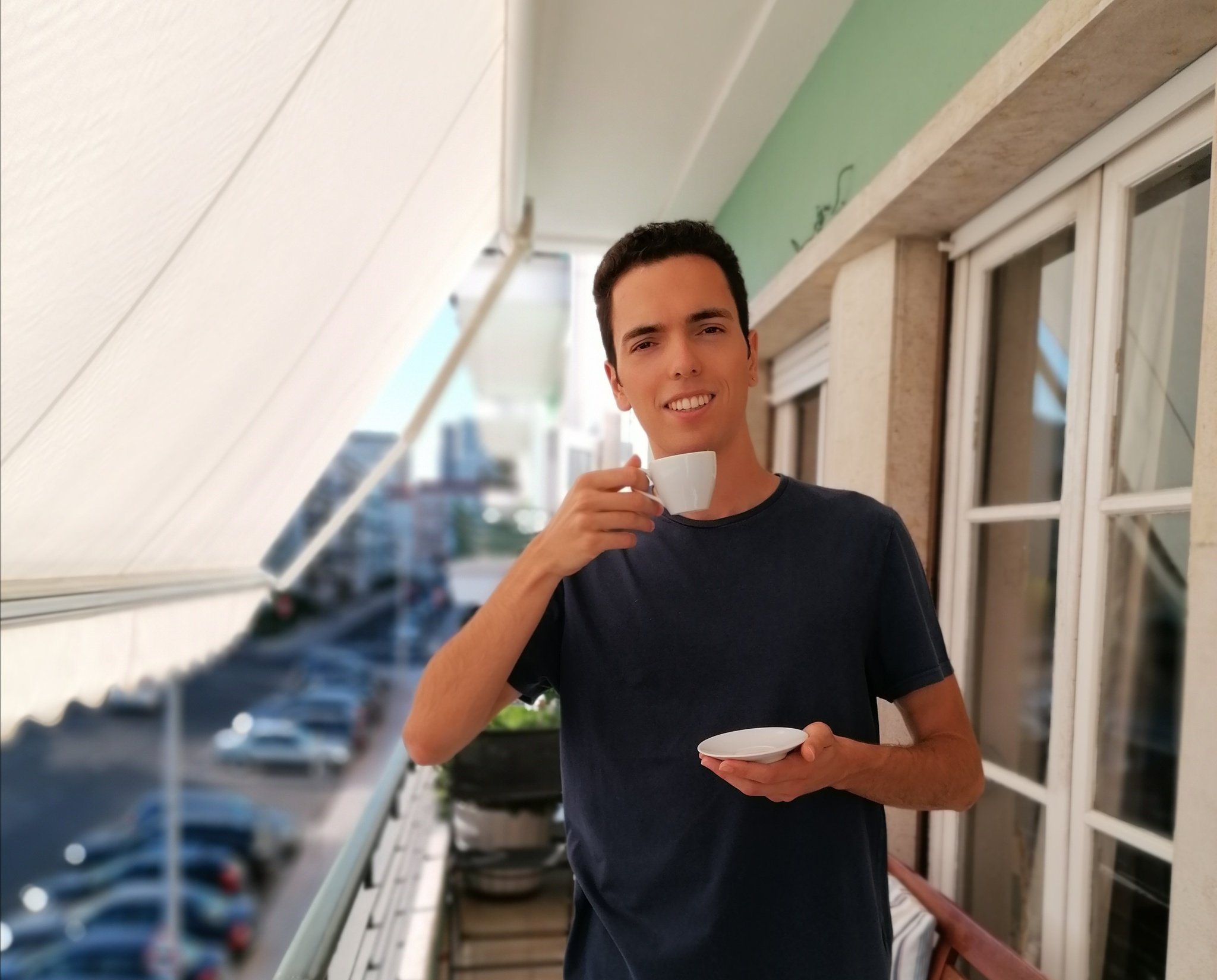 António Rolo Duarte disse que as bolsas estavam atrasadas e pediu 25 mil euros em donativos. FCT nega a alegação