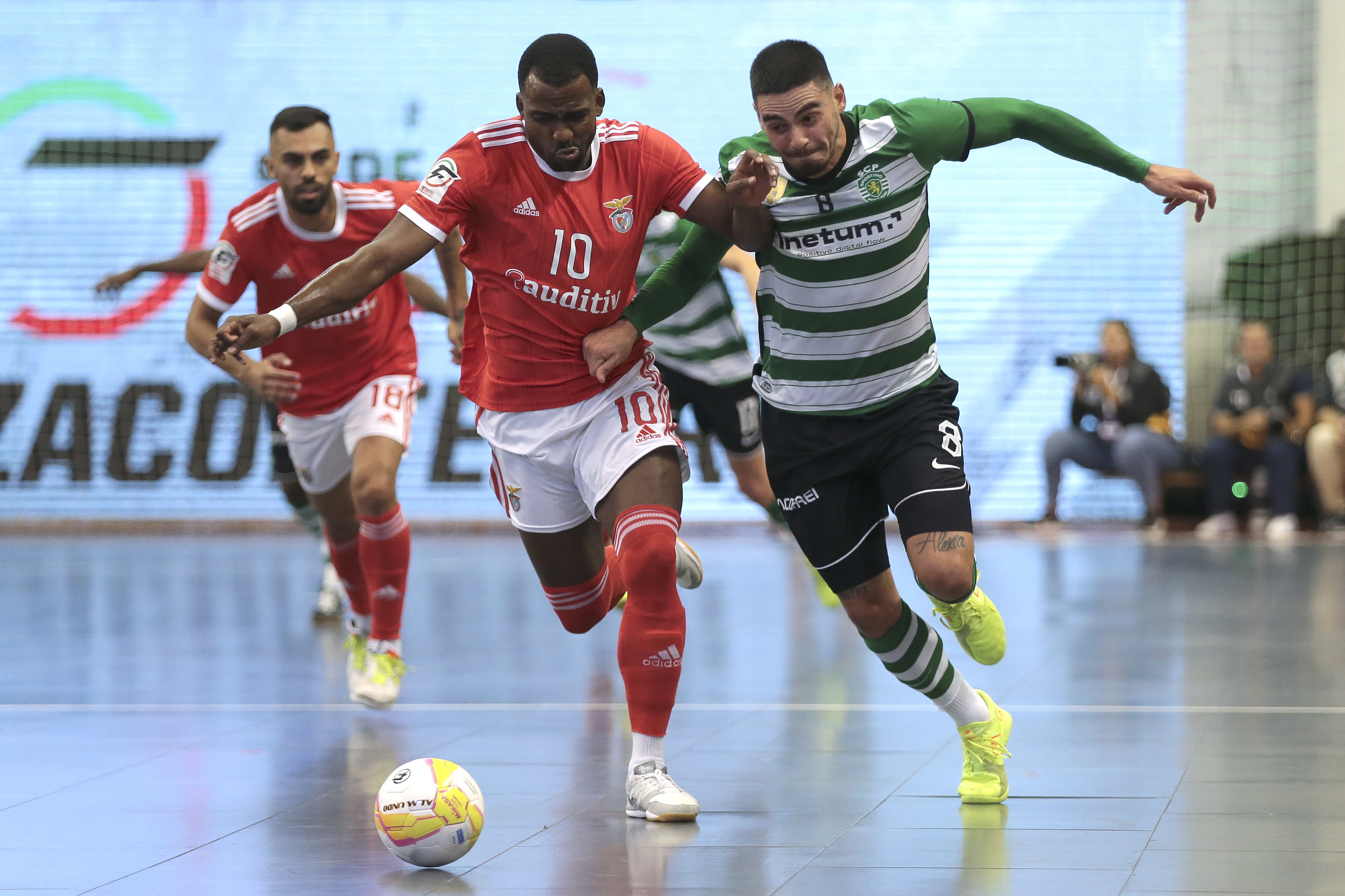 Taça de Portugal de Futsal: Benfica bate Sporting nos penáltis, Diário  Económico / Financial Times