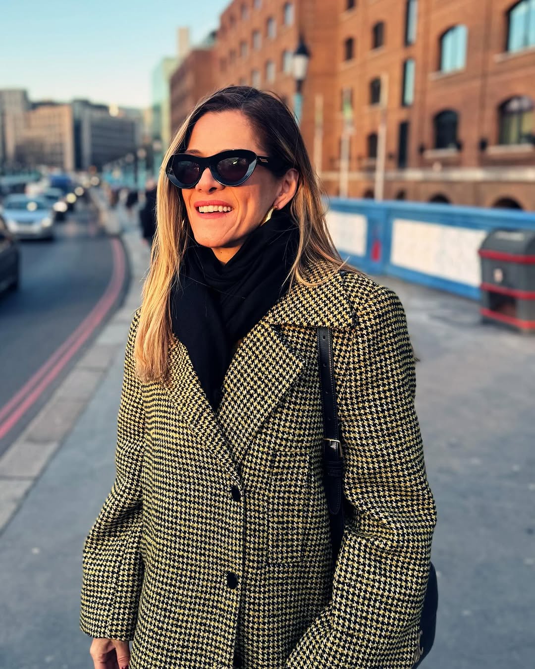 Atriz brasileira expõe como foi humilhada num avião. “Colocaram-me contra o voo inteiro” — veja o vídeo