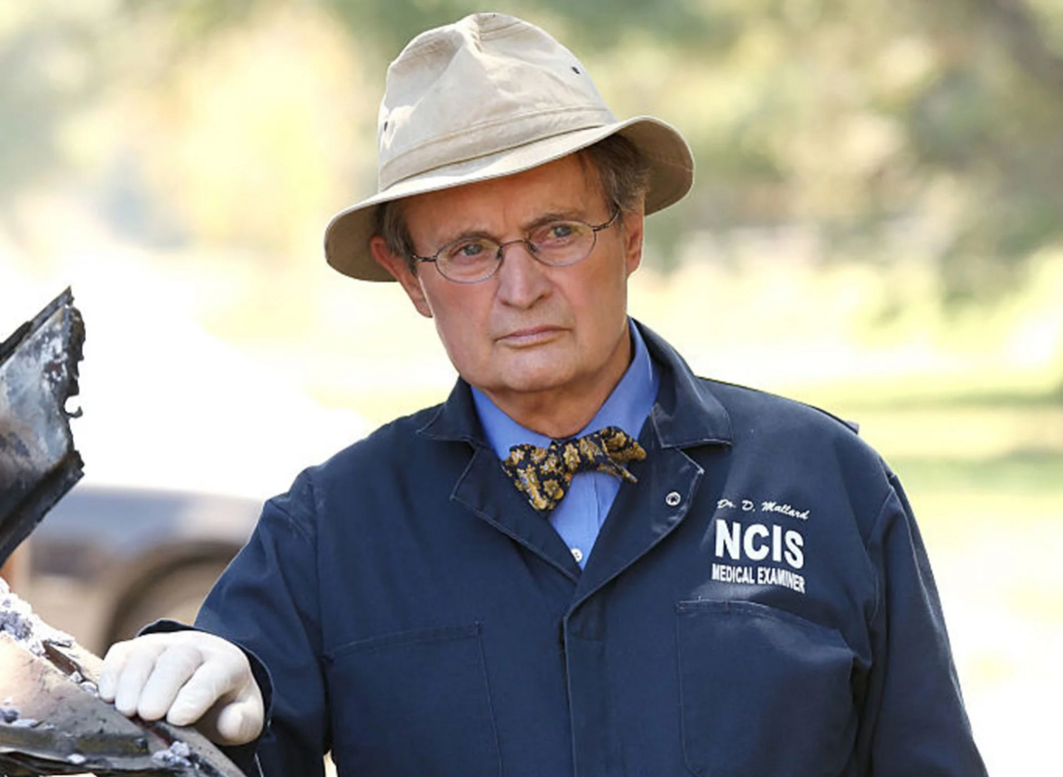 Ator David McCallum, da série “NCIS”, morre aos 90 anos. Família aponta causas naturais