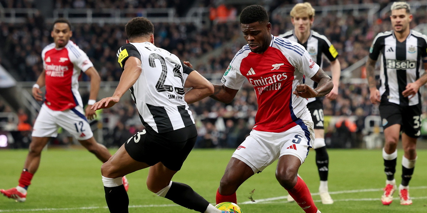 Newcastle vence Arsenal é o primeiro finalista da Taça da Liga inglesa