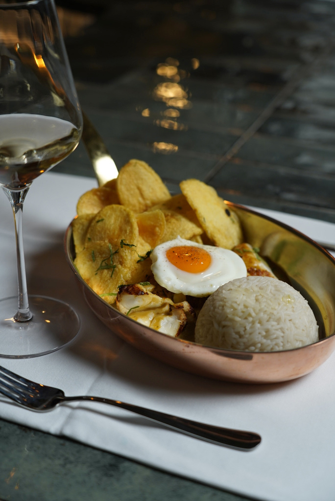 O instagramável bitoque de lagosta chegou ao Porto. Olivier abre mais um XXL (que até o serve às 4 da manhã)