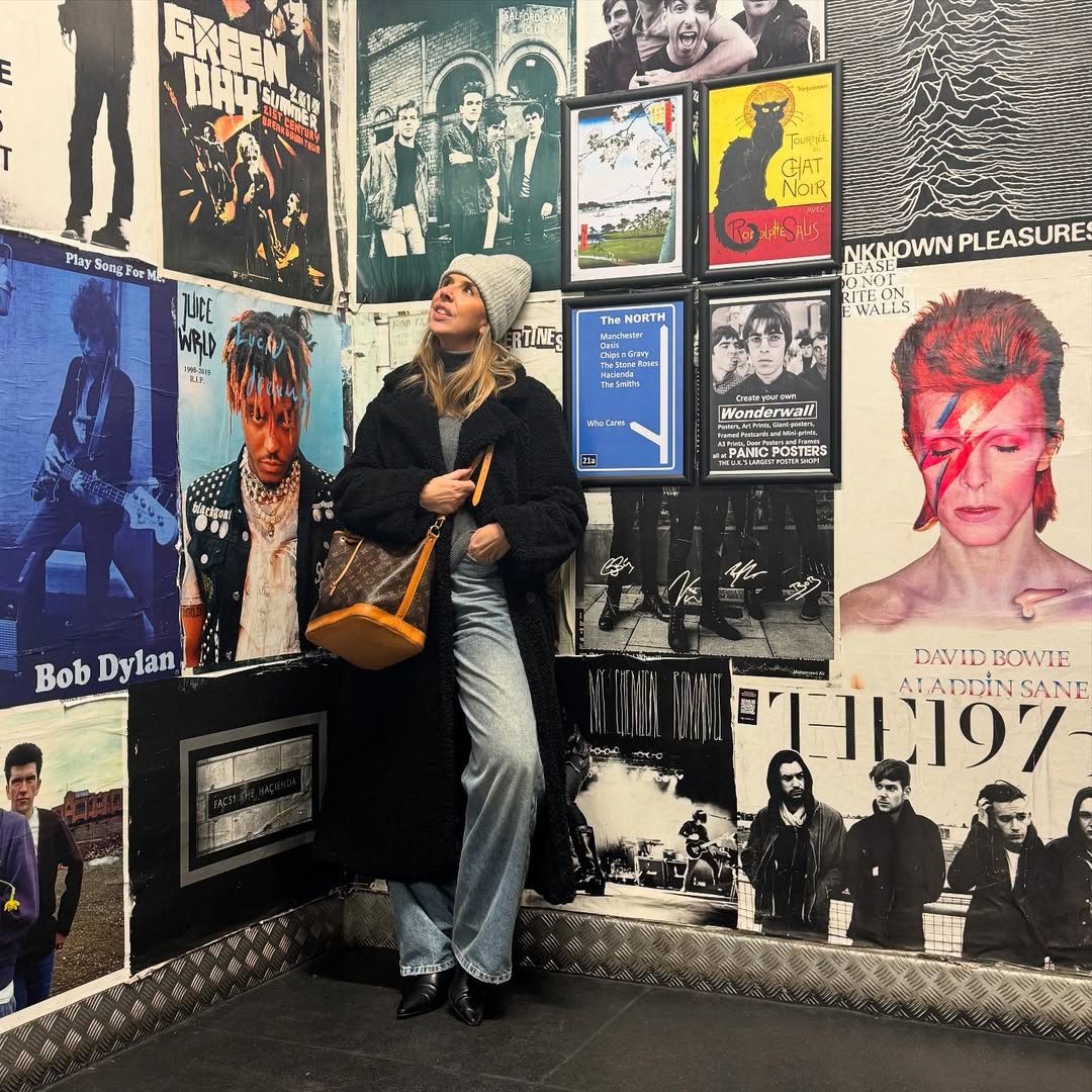 Ana Garcia Martins protege-se do frio com um gorro. Espreite 19 opções (a partir dos 4€)