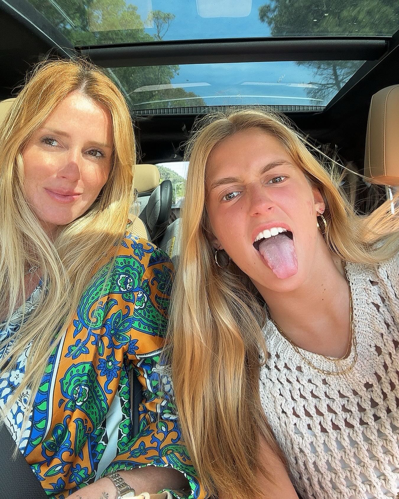 Filha mais velha de Madalena Abecasis faz 18 anos. Veja 18 fotos amorosas de Francisca