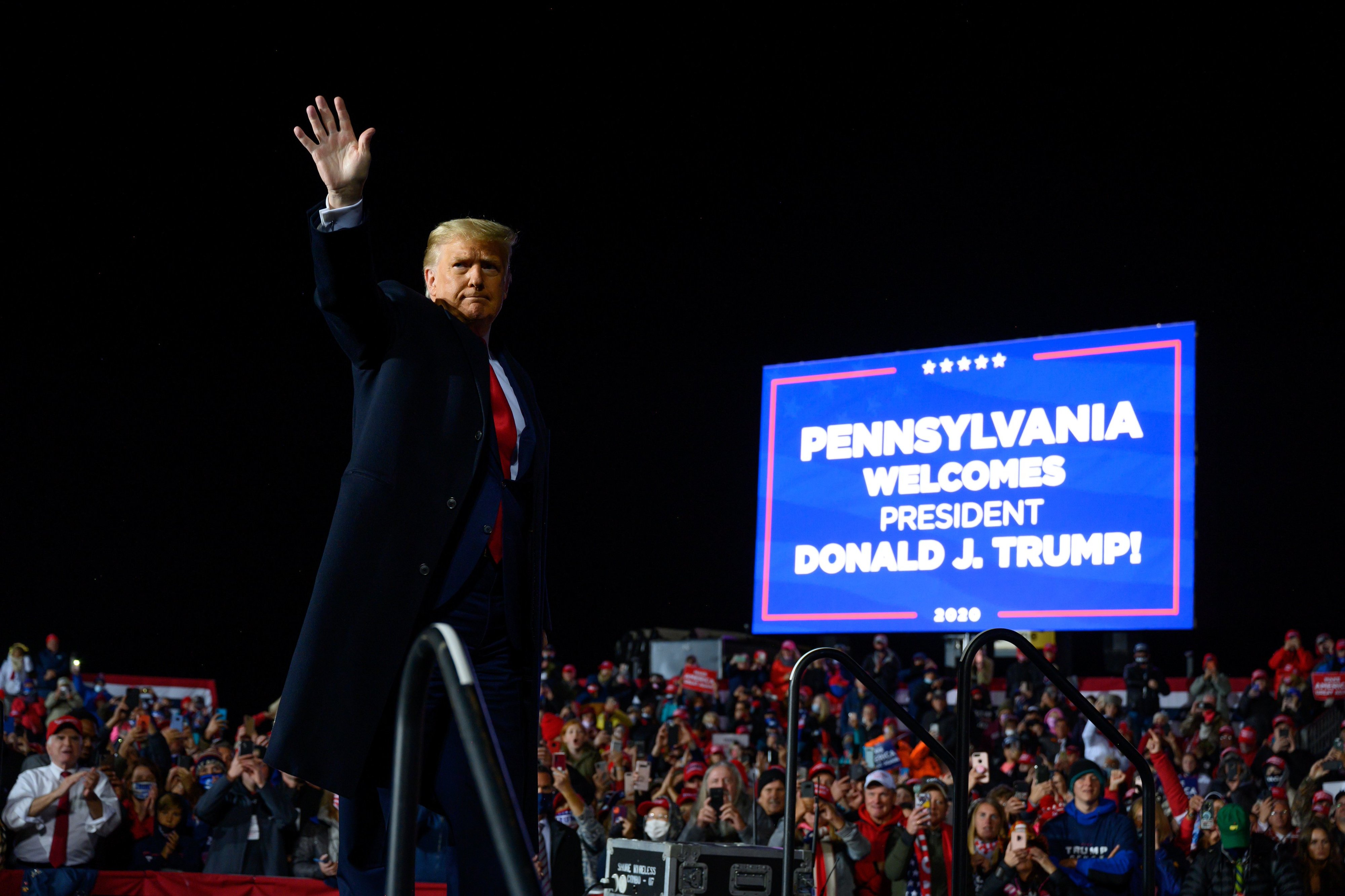 Trump alerta para perigos da “extrema-esquerda”. “Não haverá petróleo, não haverá armas, não haverá Deus”