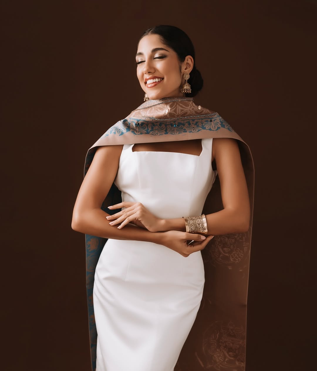 Miss que representa o Irão mora em Portugal e já esteve no “The Voice”. 25 fotos de Ava Vahneshan