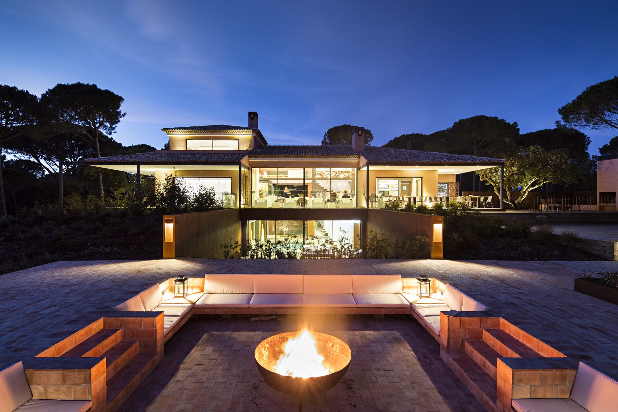 Com Brasa. O Sublime Comporta já tinha tudo, só faltava um restaurante de grelhados