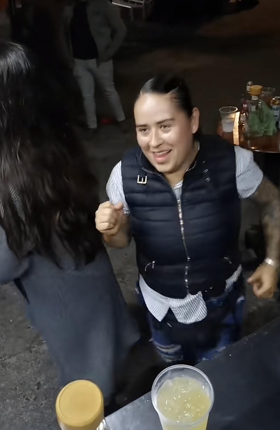 Mulher tatua código do Spotify da sua música favorita. Veja o vídeo