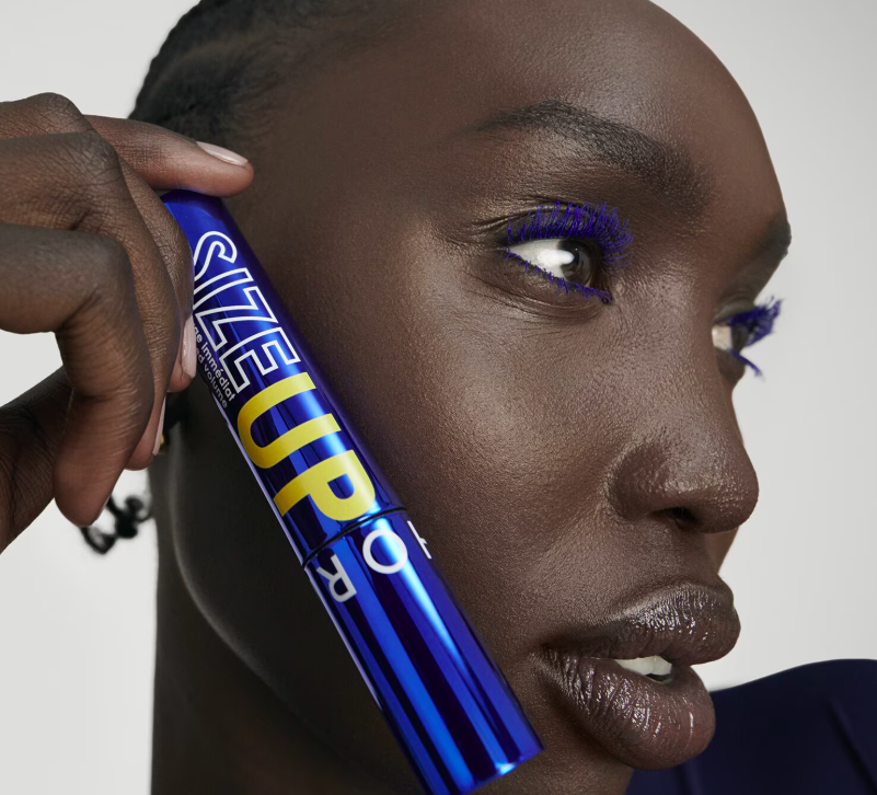 Esta icónica (e muito vendida) máscara de pestanas tem 4 novas cores para looks arrojados