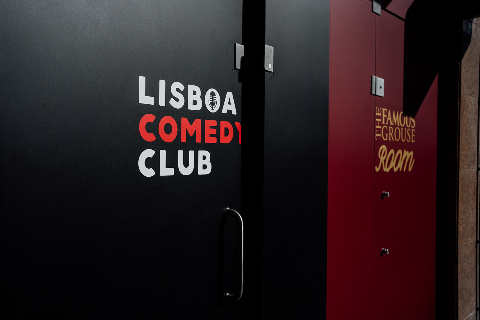 Rir e comer hambúrgueres. Lisboa Comedy Club já tem data de abertura ao público