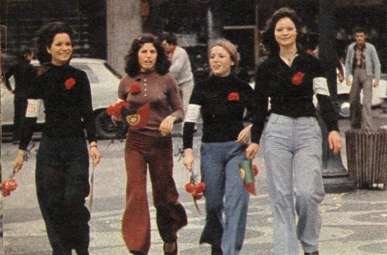 A moda portuguesa mudou com o 25 de Abril. Sabe o que se vestia antes?