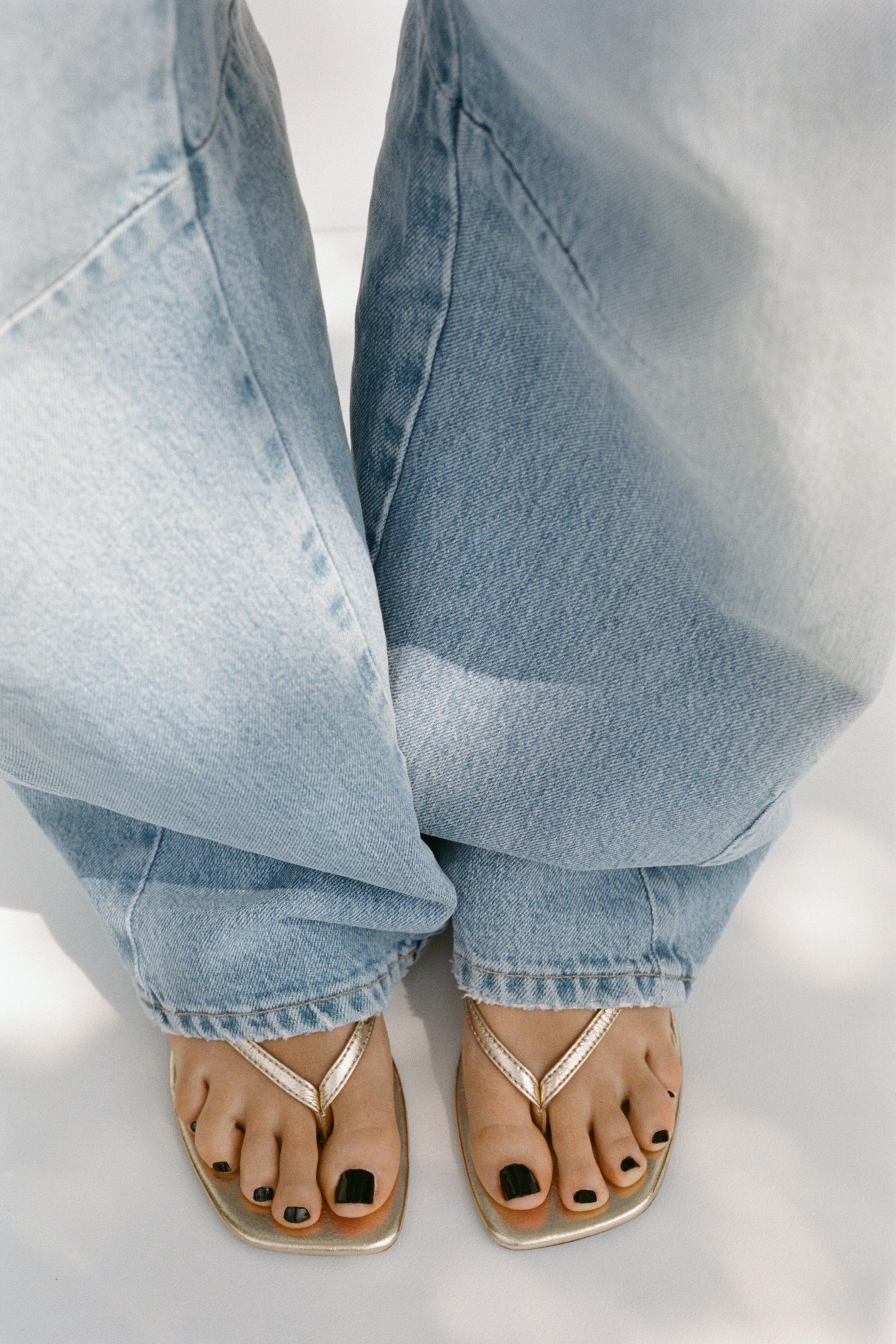 Os kitten heels de Helena Coelho são tão cool que estão praticamente esgotados. Eis 8 alternativas