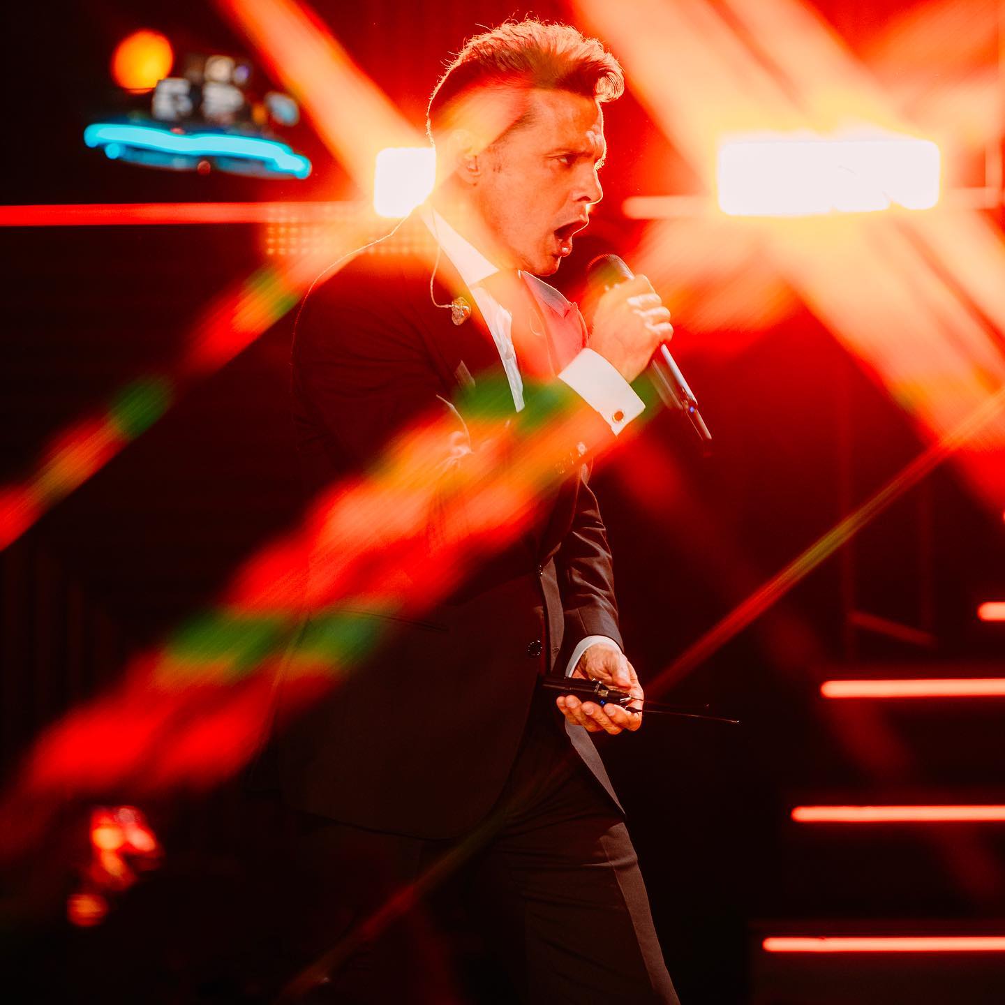 Prisão, drogas, morte, mistério e duplos. A polémica vida do ídolo mexicano que enche estádios há 30 anos