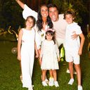 25 fotos que mostram como foi a passagem de ano das celebridades portugueses