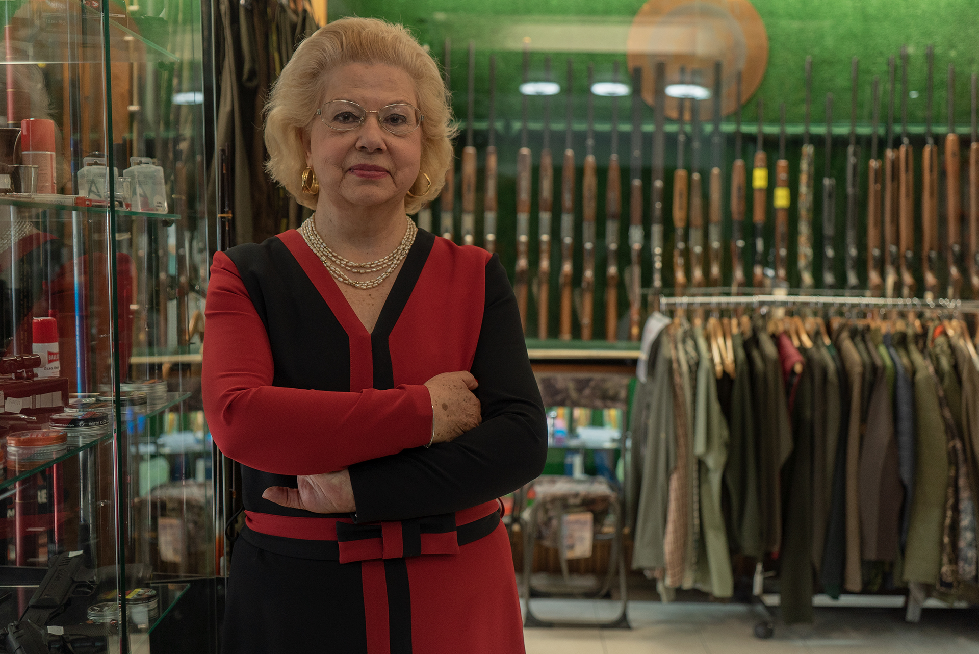 Ilda foi a primeira mulher em Portugal à frente de uma espingardaria — e aos 75 anos ainda lá está