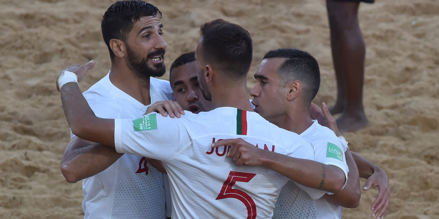 Melhor Jogador de futebol de praia do Mundo está novamente nomeado para o  prémio em 2021 – Região de Leiria