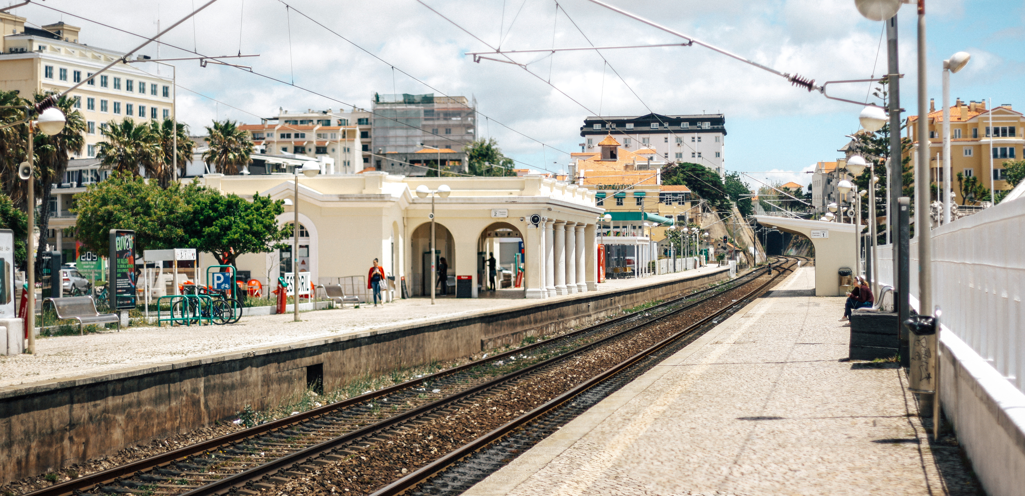 Atropelamento ferroviário na estação do Estoril causa ferido grave