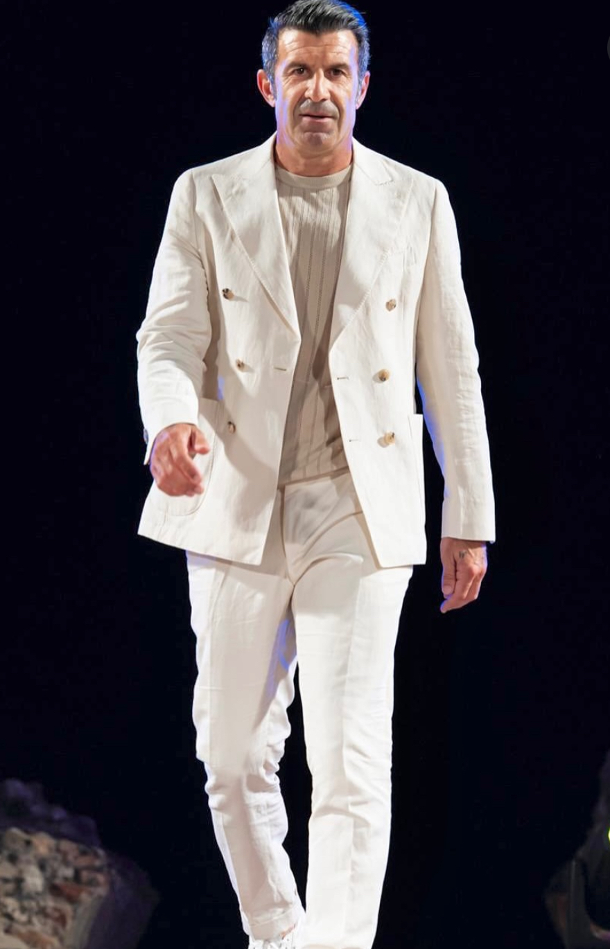 7 Café. Bar de Figo em Vilamoura fecha portas depois de mais 20 anos. Filhas do craque não queriam o negócio