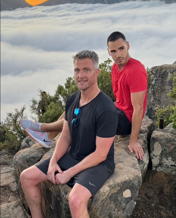 Irmão de Michael Schumacher assume homossexualidade depois de 14 anos casado com uma mulher