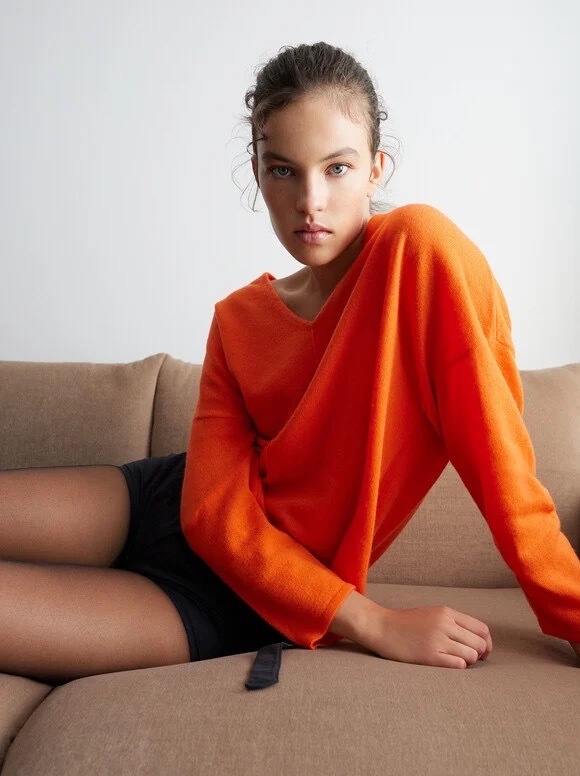 Sedosas e quentinhas. São assim as peças da nova coleção de caxemira da Parfois (e chegam a tempo da chuva)