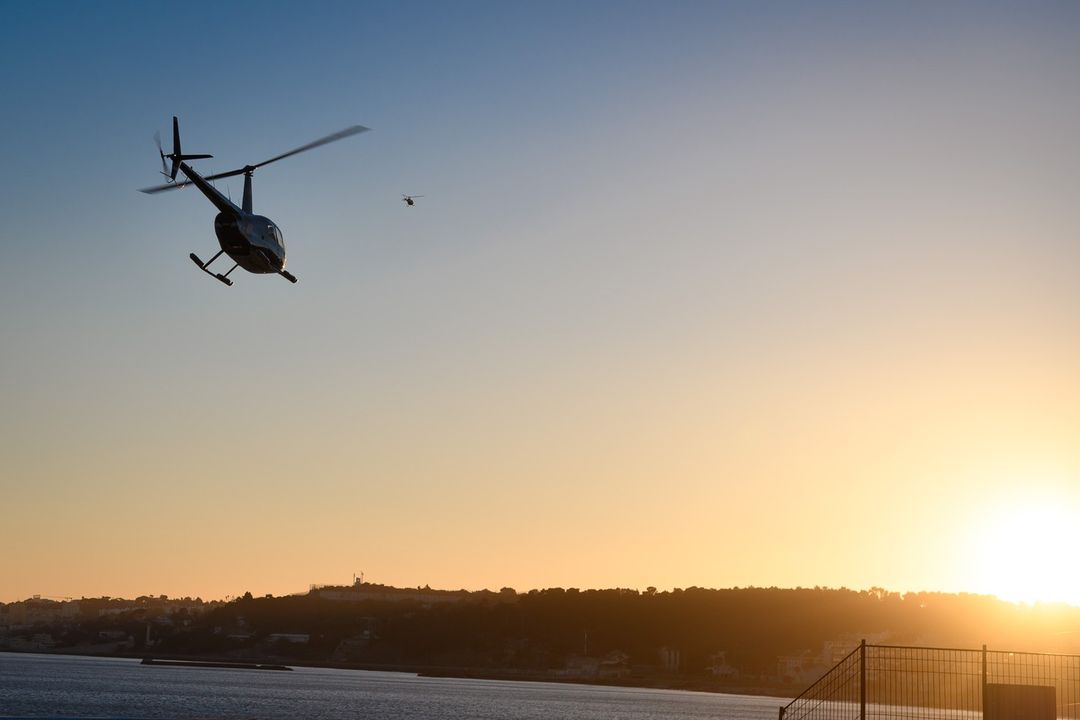 É possível ir ao céu no Dia dos Namorados — literalmente. Celebre com um passeio de helicóptero