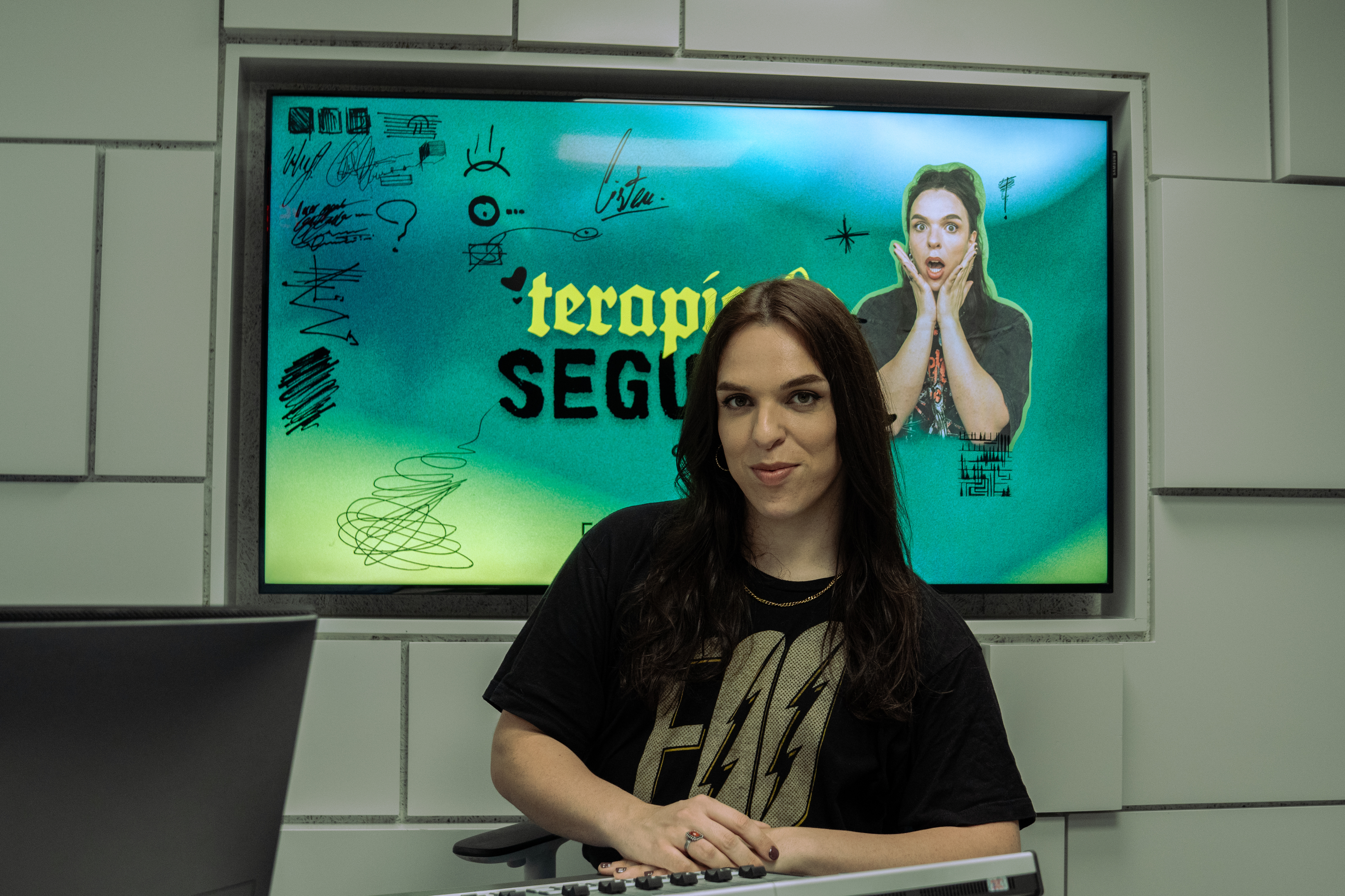 “Terapia de Segunda”. Kiko Is Hot cumpre sonho e lança podcast com conselhos de segunda liga e humor inabalável