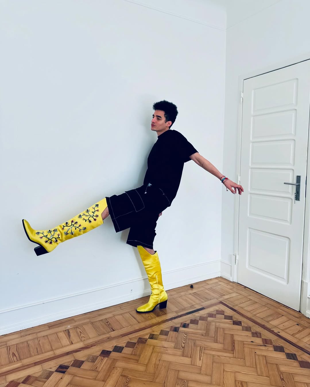 Luís Borges usou botas Christian Louboutin no Natal – e nem vai acreditar no preço