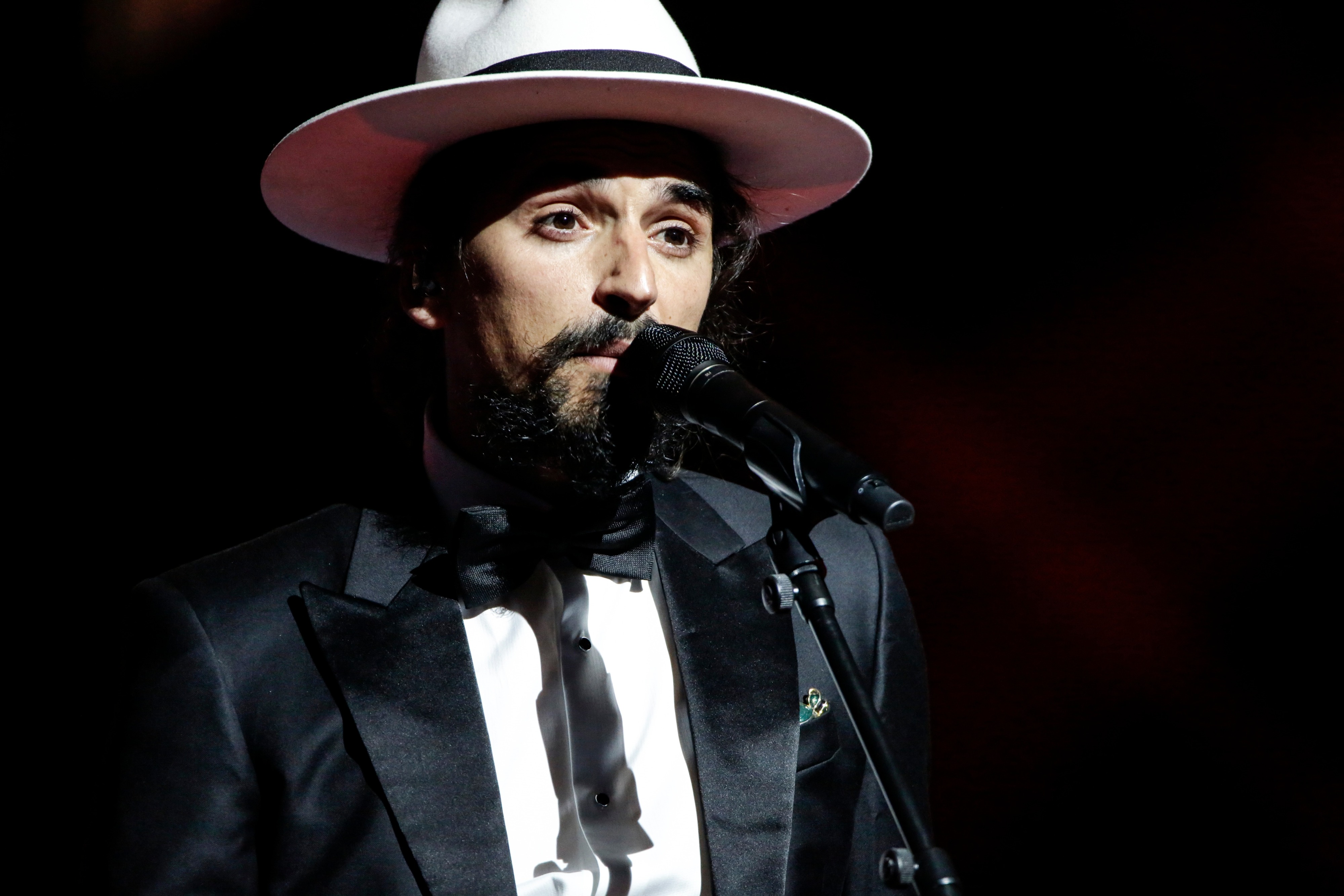 Eurovisão 2021. Jornal holandês quer ajudar The Black Mamba a encontrar prostituta da canção