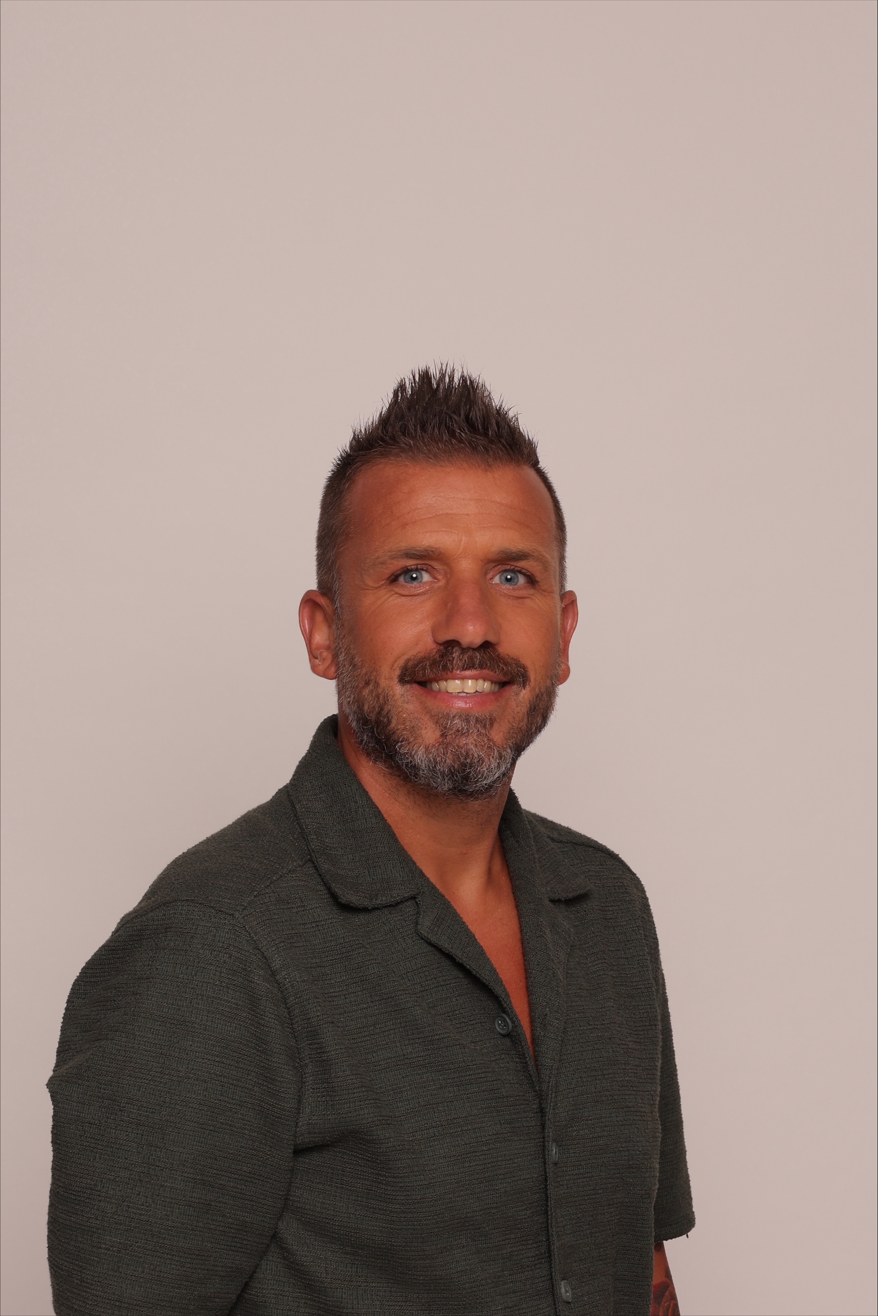 “BB Verão”. Dudu é arrasado por deixar os bombeiros e pode receber a namorada dentro da casa