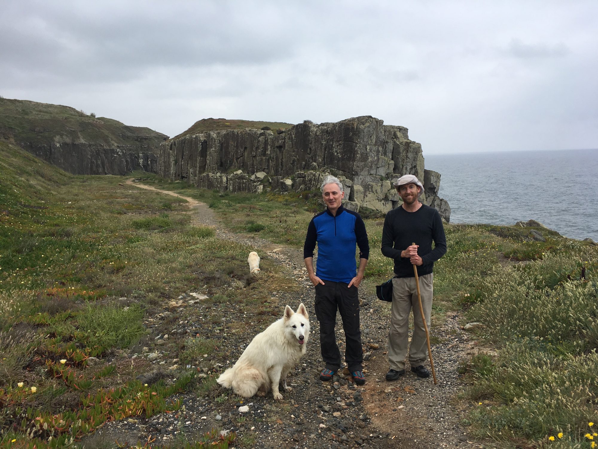 Conhece as praias escondidas de Lisboa que estes dois querem mostrar ao mundo?