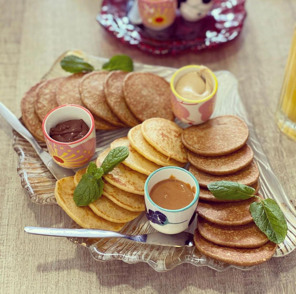 Um restaurante para comer em casa. O brunch cheio de cor da Alcatea, em Guimarães