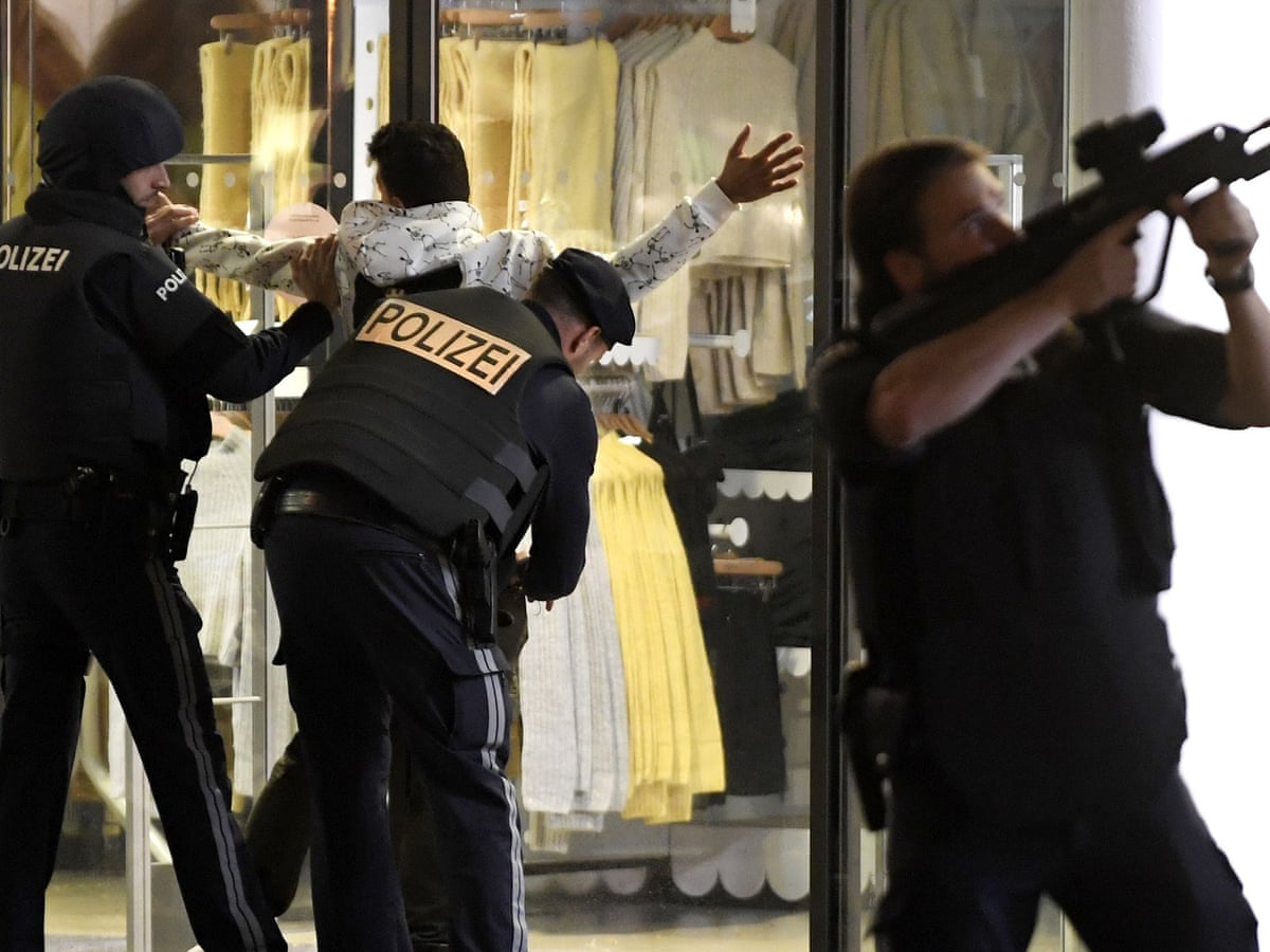 Ataques terroristas em Viena fazem cinco mortos e 15 feridos
