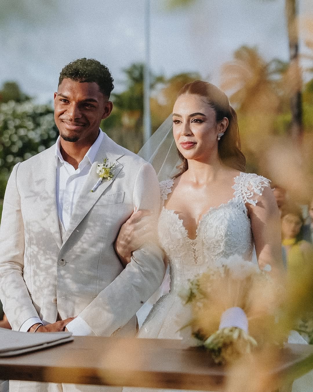 Luís Guilherme é o novo reforço do Sporting CP — e já é um homem casado aos 19 anos. Espreite 12 fotos do casal