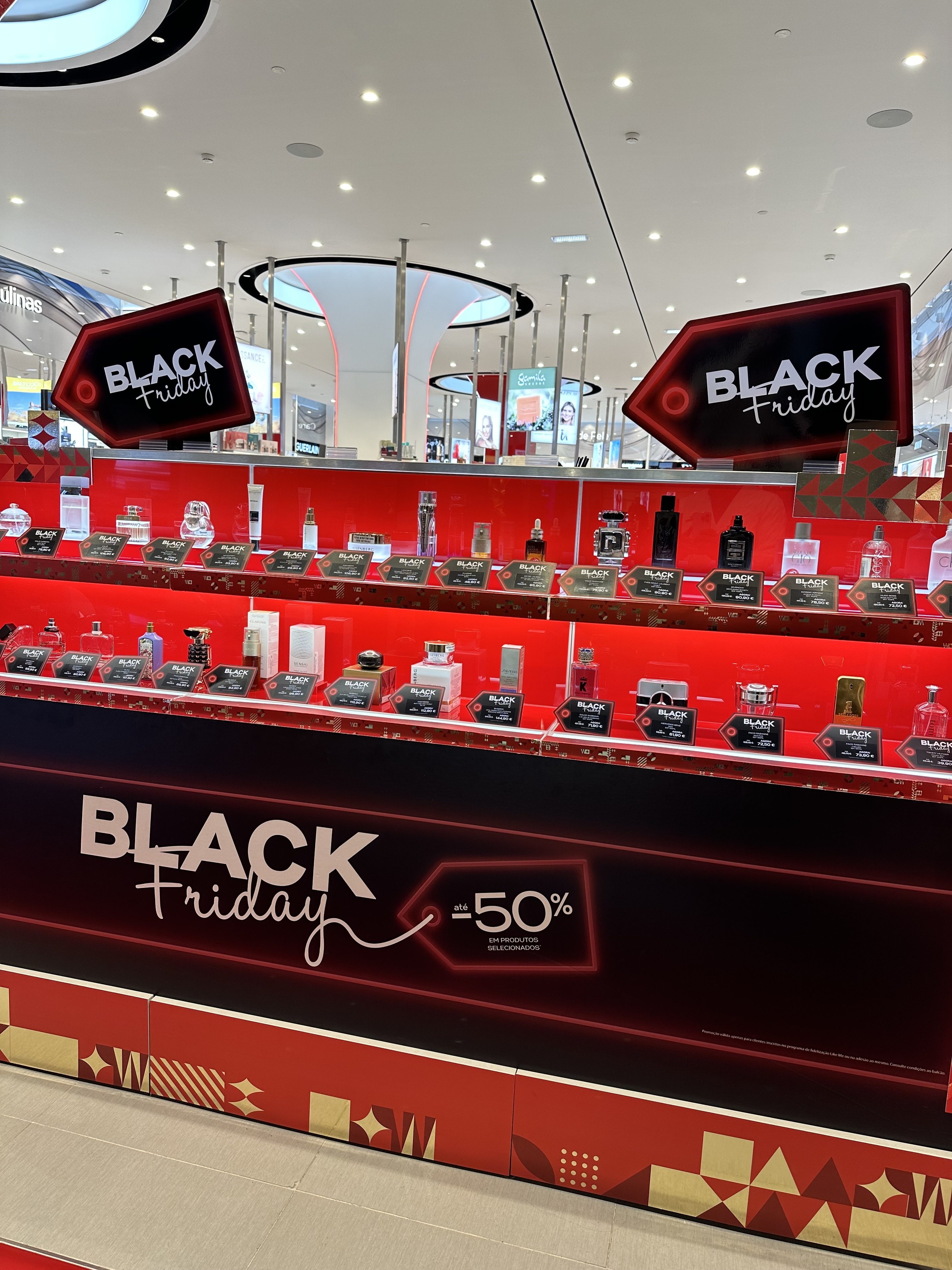A Black Friday chegou à Perfumes & Companhia. Estes 10 produtos dão excelentes presentes de Natal