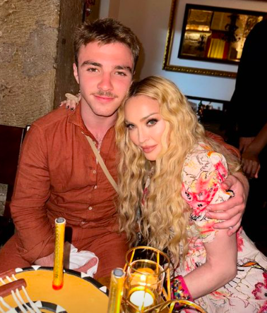 Dois aniversários e muita festa. Madonna está em Portugal para celebrar 65 anos (e, claro, há fado)