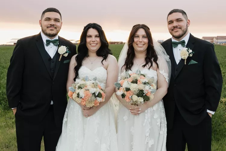 Estes quatro gémeos casaram-se e fazem tudo juntos. “Estamos basicamente a viver as mesmas vidas”