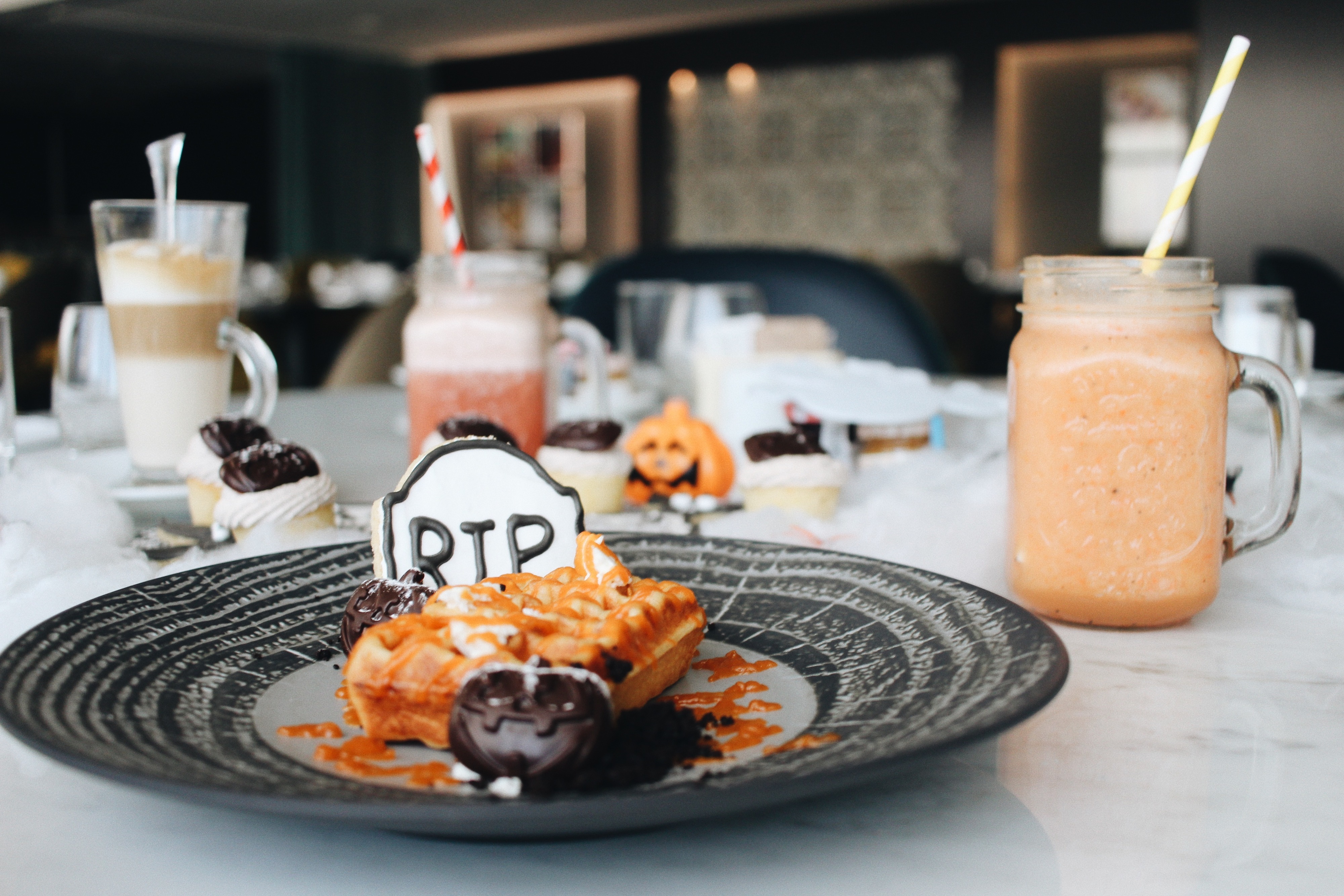 R.I.P à dieta no Halloween. As waffles deste brunch ressuscitam o guloso que há em si